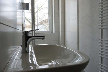 Ebenerdige Dusche im Erdgeschoß zu vermieten!, 06237 Leuna, Erdgeschosswohnung