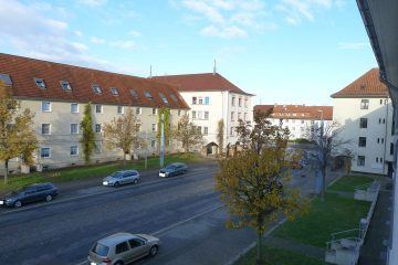 Schöner Altbau, frisch renoviert, auch als WG-Wohnung geeignet, 06237 Leuna, Etagenwohnung